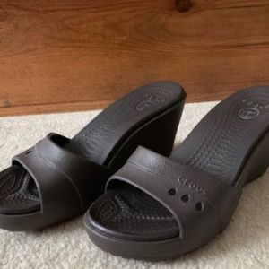 Kadee Croc Wedge NWOT
